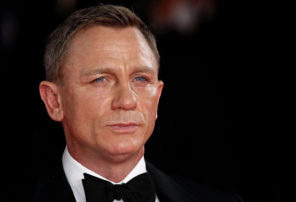Daniel Craig is the man with the golden quiff! James Bond star debuts new  hairdo and bring specs appeal too as he makes rare red carpet appearance  with wife Rachel Weisz |